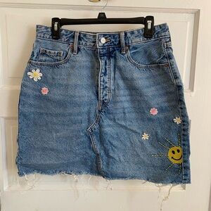 Old Navy Blue Denim Skirt with Floral and Sun Embroidery Size 12